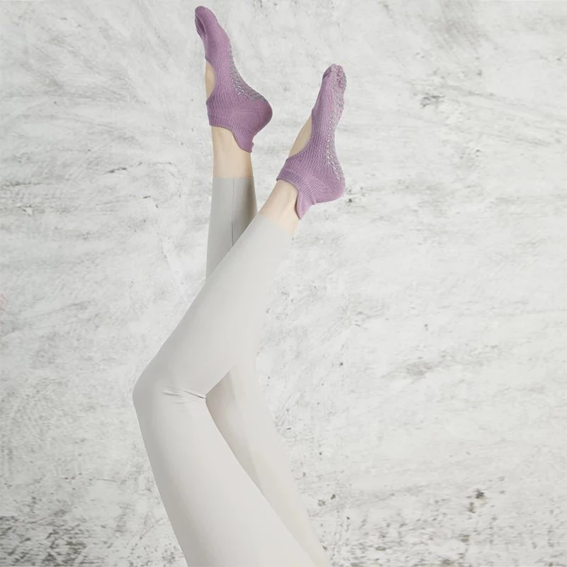Custom Anti-Slip Grip Exercise Yoga Socks, Non-Slip Grip Socks Wholesale, Yoga Socks for Studios