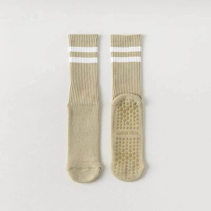 Calcetines de yoga de algodón antideslizantes de media caña con amortiguación para pilates y deportes.