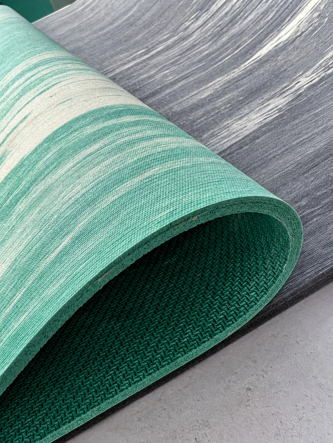 Custom Yoga Mats Wholesale, Yoga Mat Manufacturer In China, 100% Natural Rubber Yoga Mats In Bulk