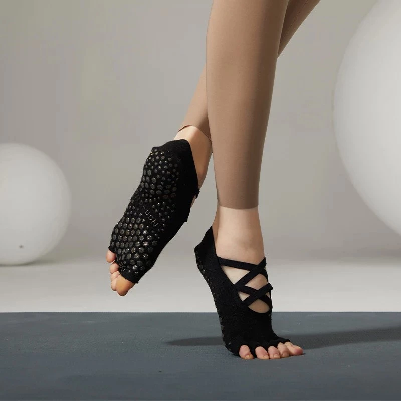 Pilates Socks for Studios, Custom Yoga Socks for Women, Silicone Grip Yoga Socks Wholesale